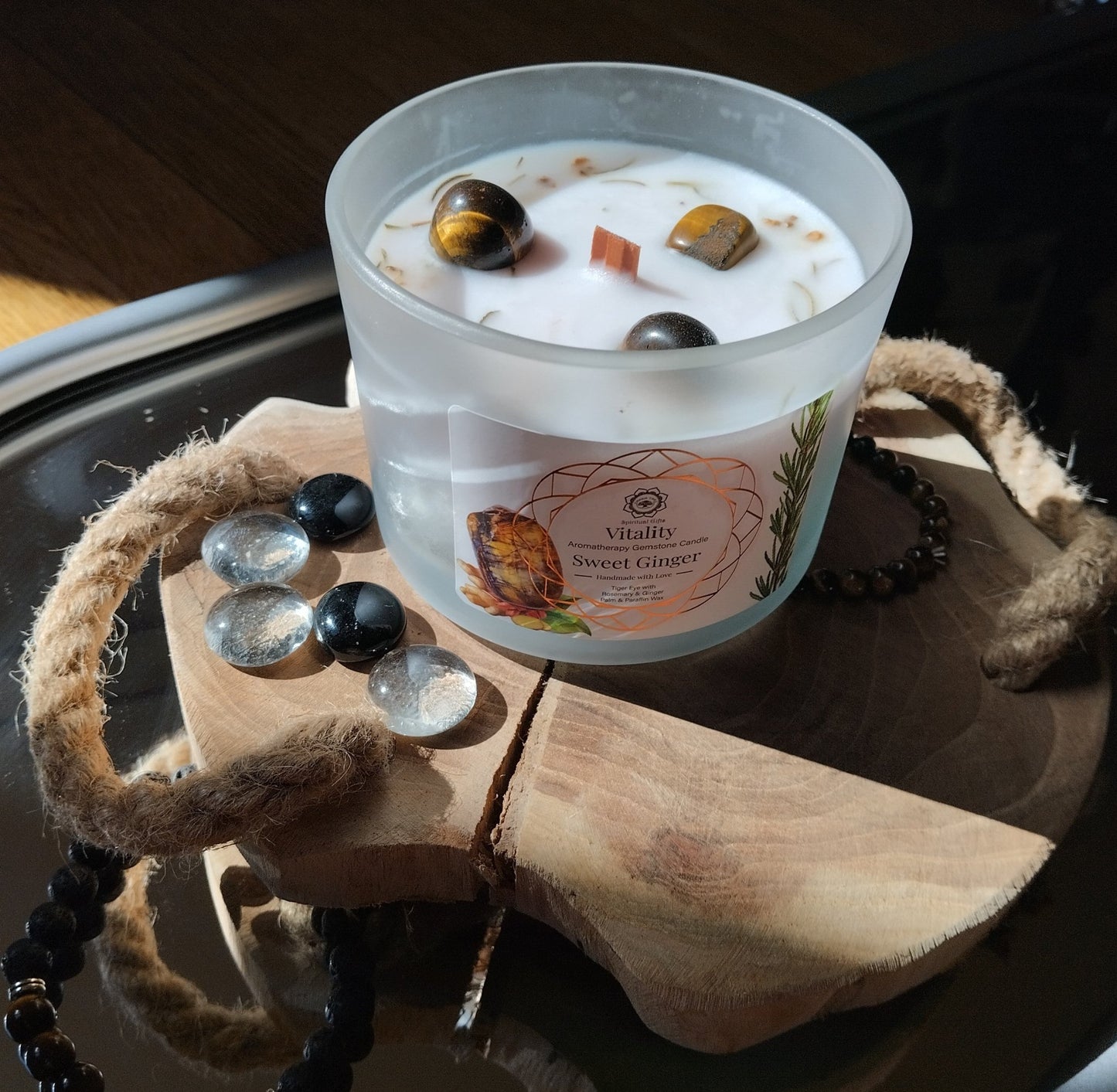 🕯️ Bougie Parfumée Vitalité – Œil de Tigre & Gingembre Doux – 256g
